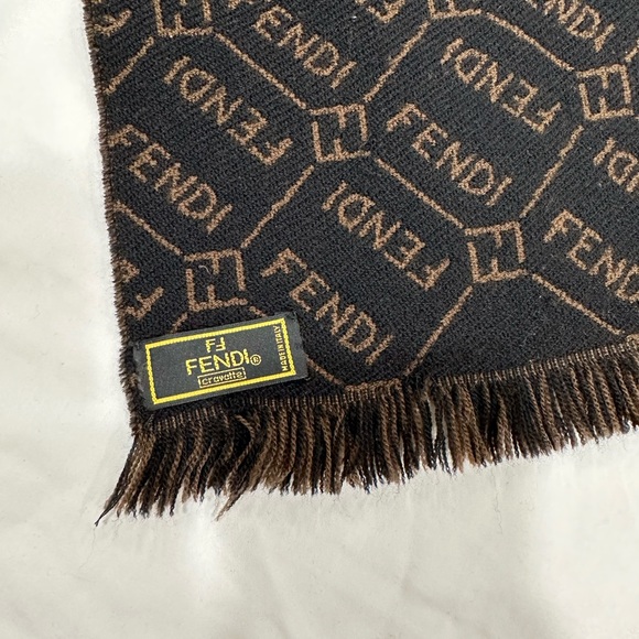 Authentic Reversible FENDI Scarf - Picture 2 of 3